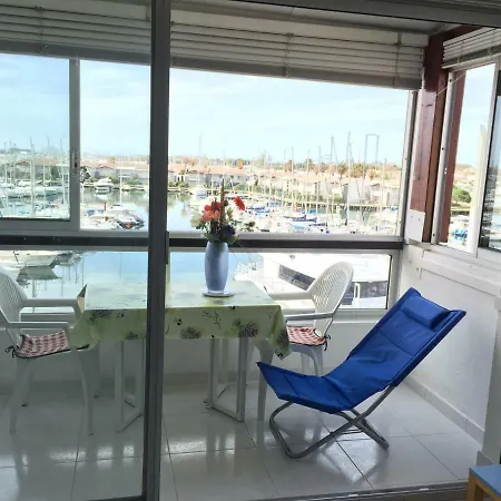 Apartment Face Au Port
